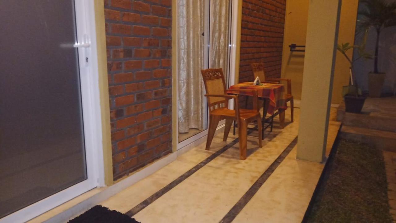 Petit Guest House Negombo Eksteriør bilde